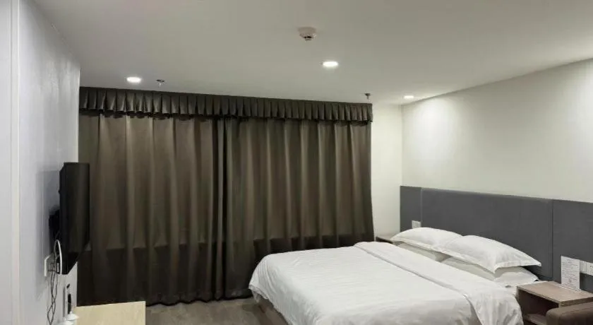 Bed in Dalian Bohai Pearl Hotel