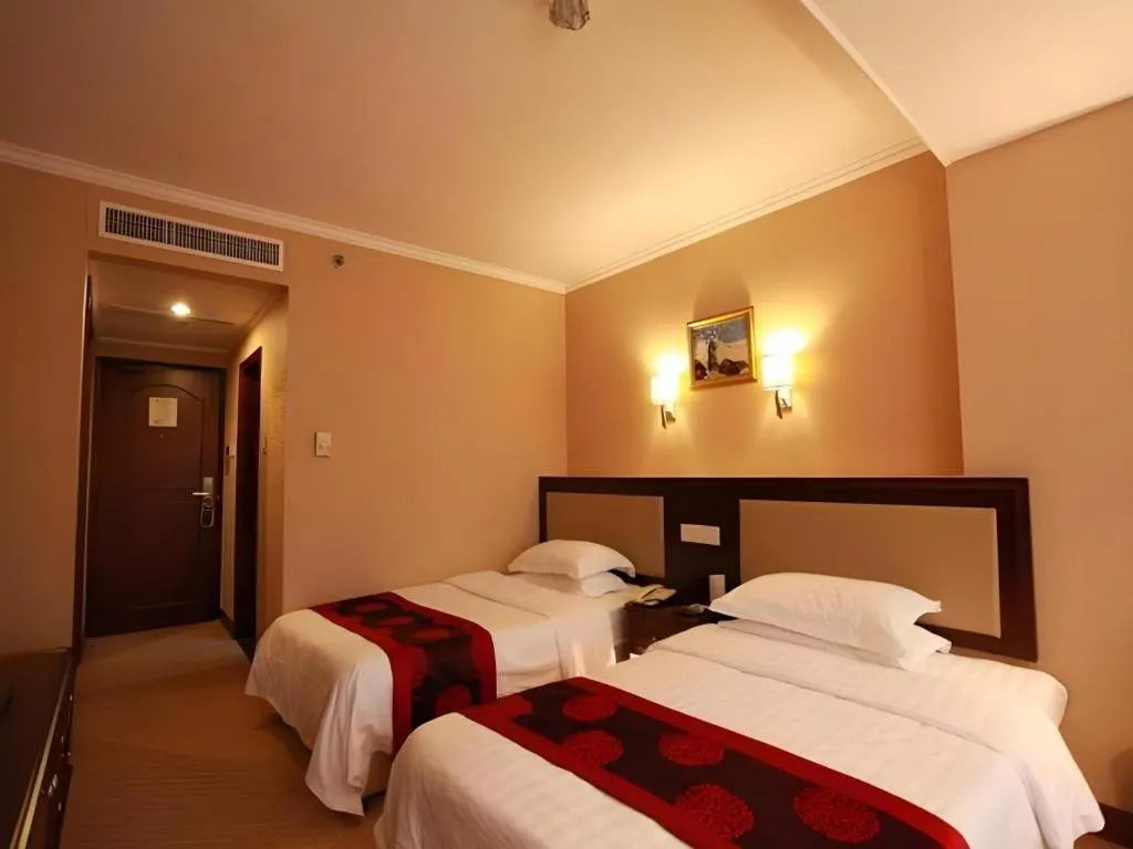 Bed in Dalian Bohai Pearl Hotel