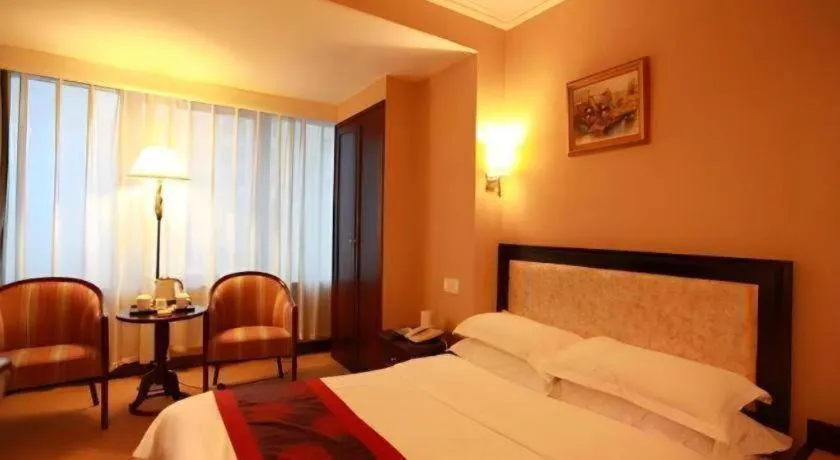 Bed in Dalian Bohai Pearl Hotel