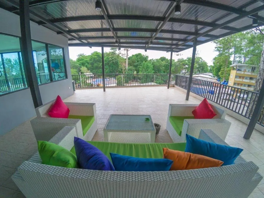 Rainbow Sky Hotel Samet