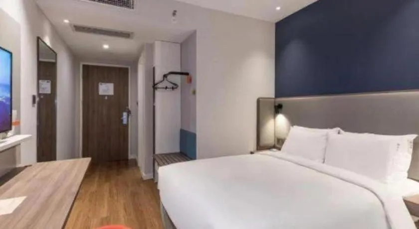 Bed in Holiday Inn Express Tianjin Dongli By IHG