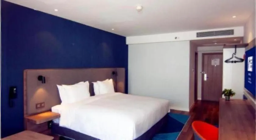 Bed in Holiday Inn Express Tianjin Dongli By IHG