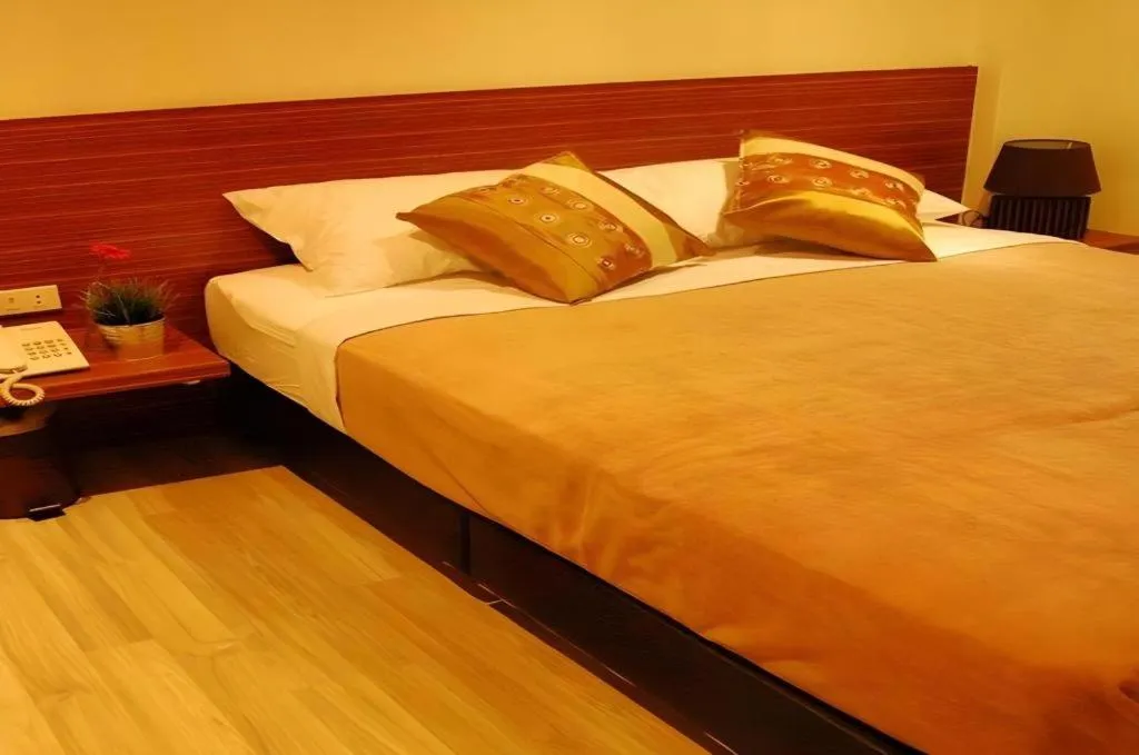 Bed in White House Asoke Sukhumvit 18