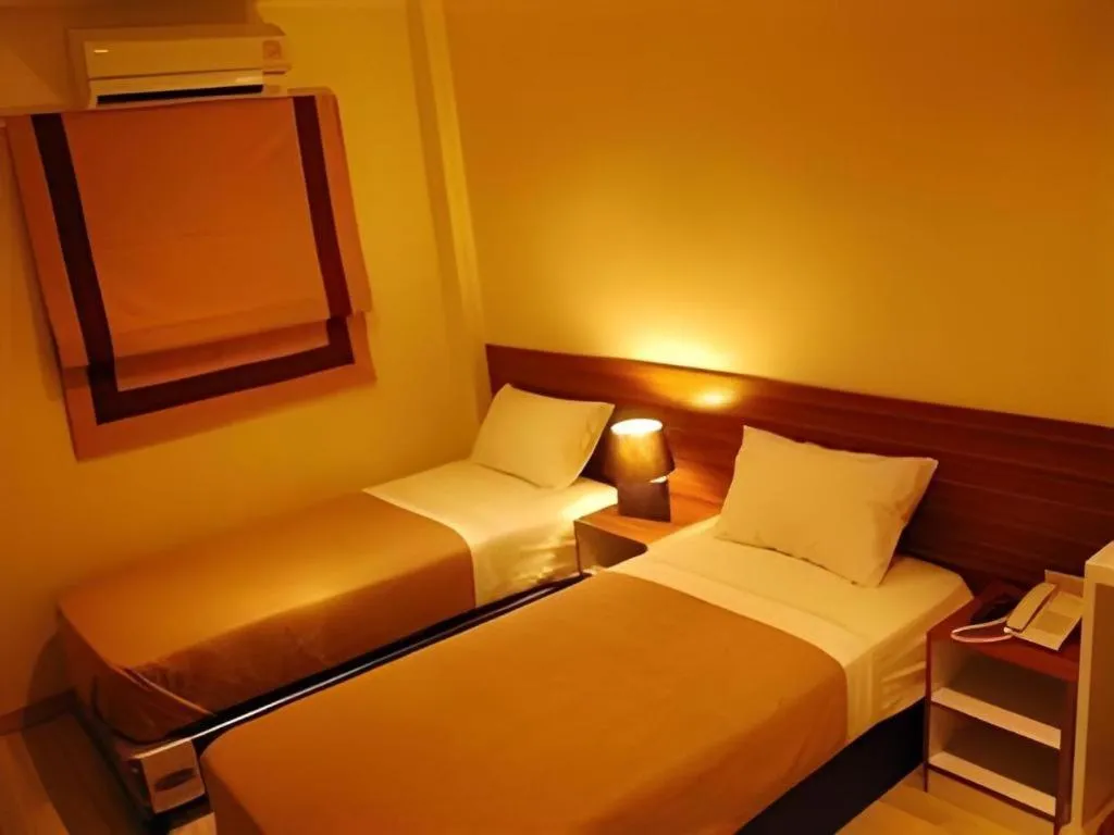 Bed in White House Asoke Sukhumvit 18