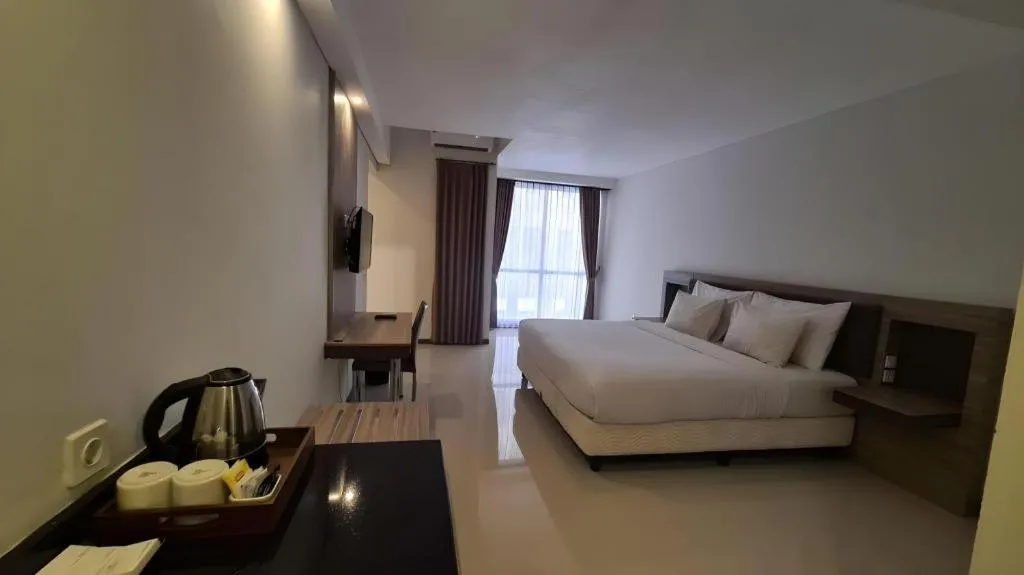 Bed in My Tower Hotel Surabaya