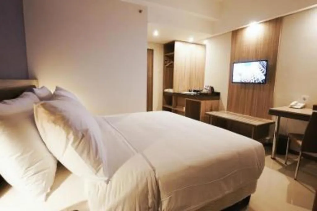 Bed in My Tower Hotel Surabaya