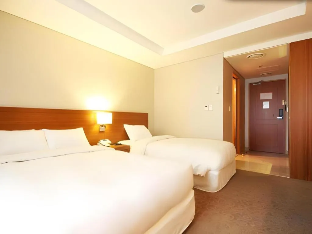 Bed in Seoul Rex Hotel