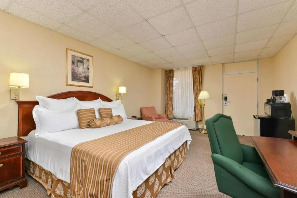 Bed in Americas Best Value Inn & Suites Victoria
