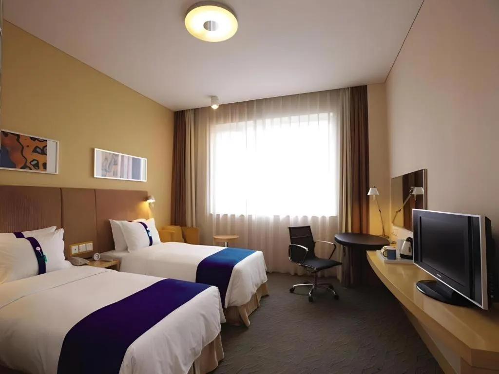 Bed in Holiday Inn Express Jinan Exhibition Center By IHG