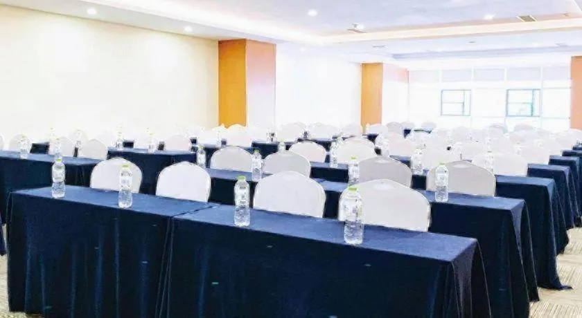 Holiday Inn Express Jinan Exhibition Center By IHG