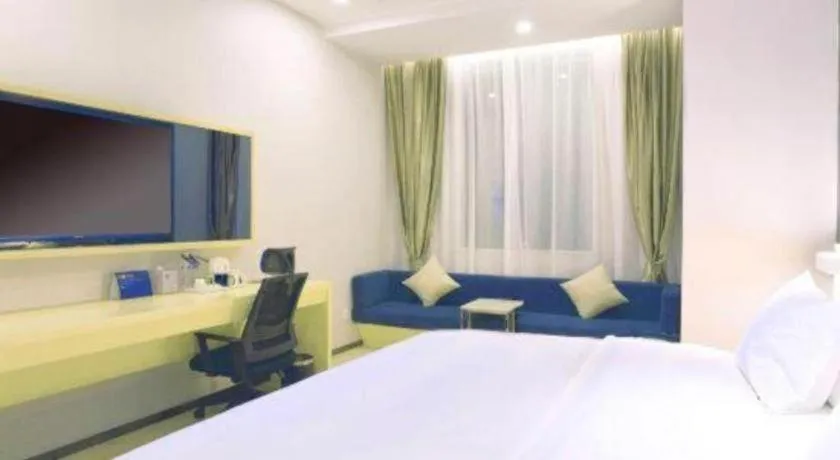 Bed in Holiday Inn Express Jinan Exhibition Center By IHG