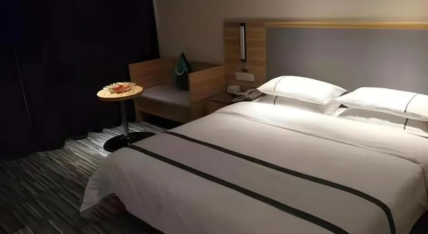 Bed in City Comfort Inn Hengyang Dayang Department Lianhu Plaza