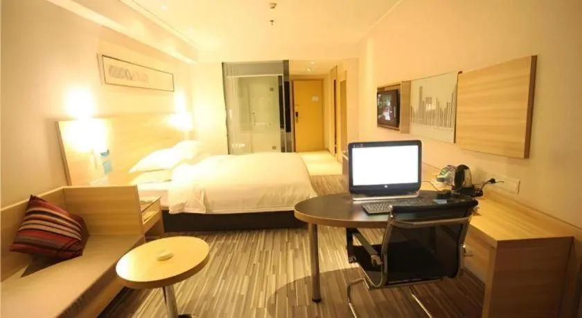 Bed in City Comfort Inn Hengyang Dayang Department Lianhu Plaza