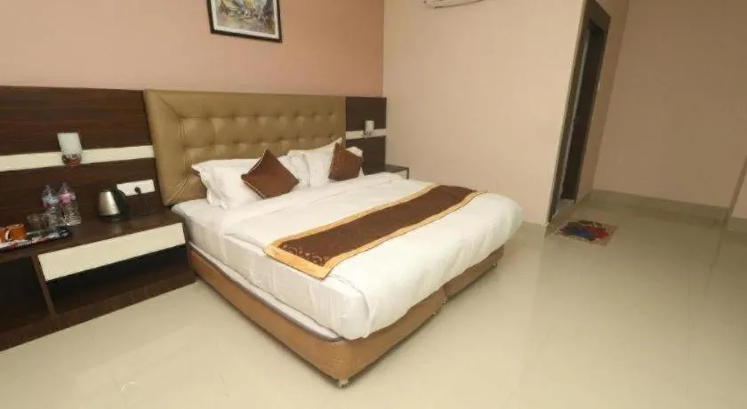 Bed in Hotel Gajur Palace