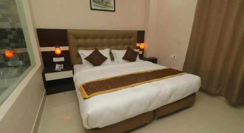 Bed in Hotel Gajur Palace
