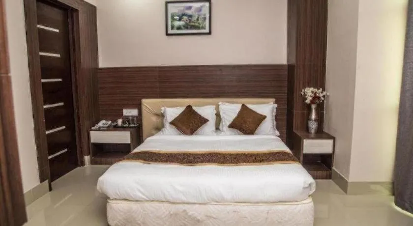 Bed in Hotel Gajur Palace