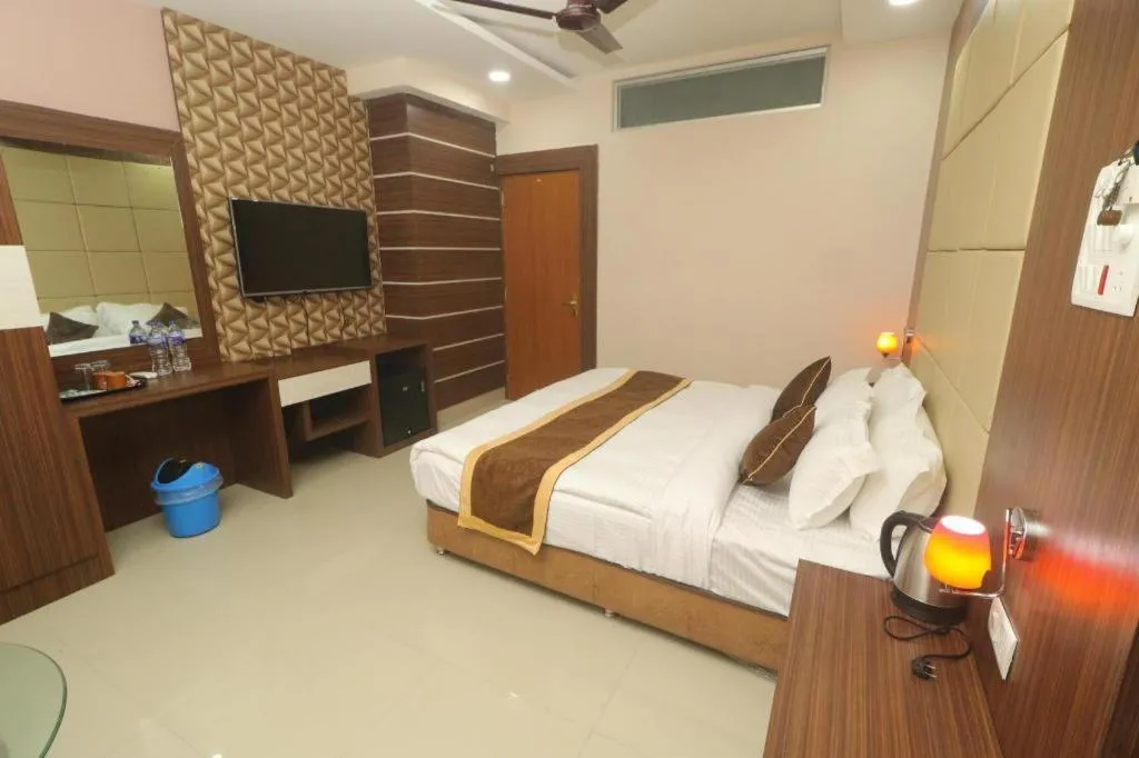 Bed in Hotel Gajur Palace