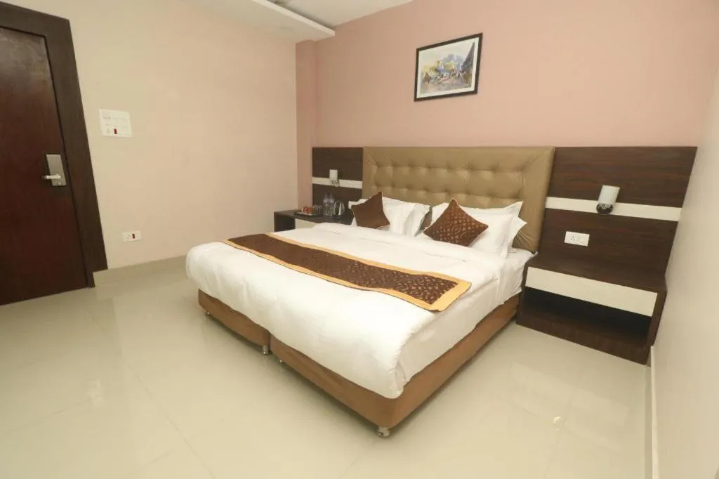 Bed in Hotel Gajur Palace