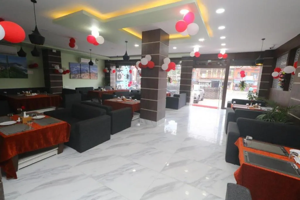 Hotel Gajur Palace