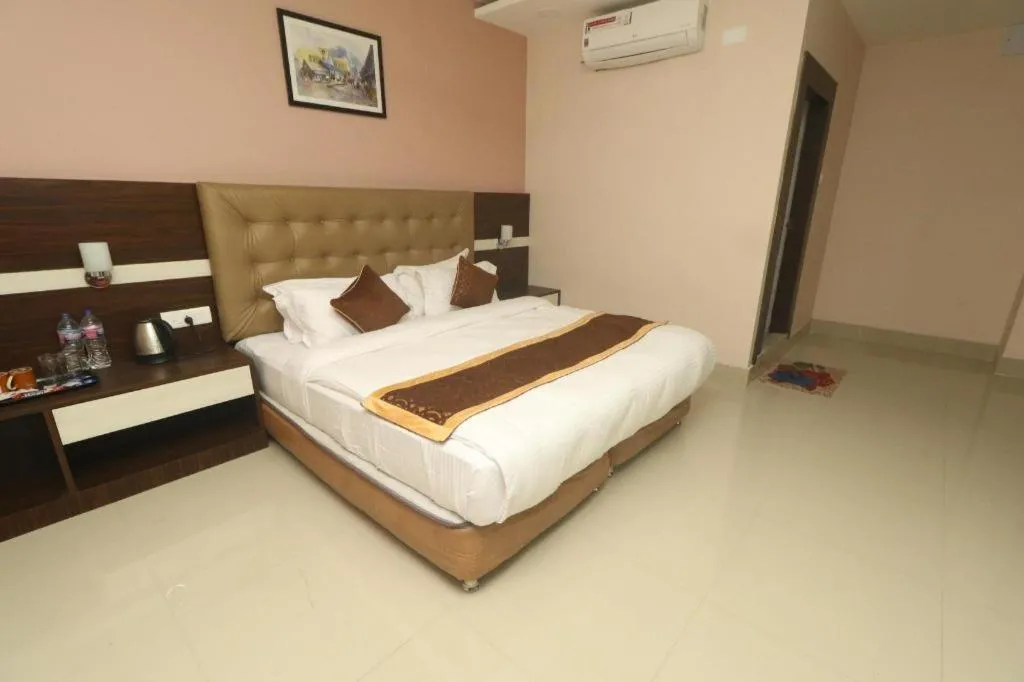 Bed in Hotel Gajur Palace