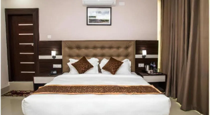 Bed in Hotel Gajur Palace
