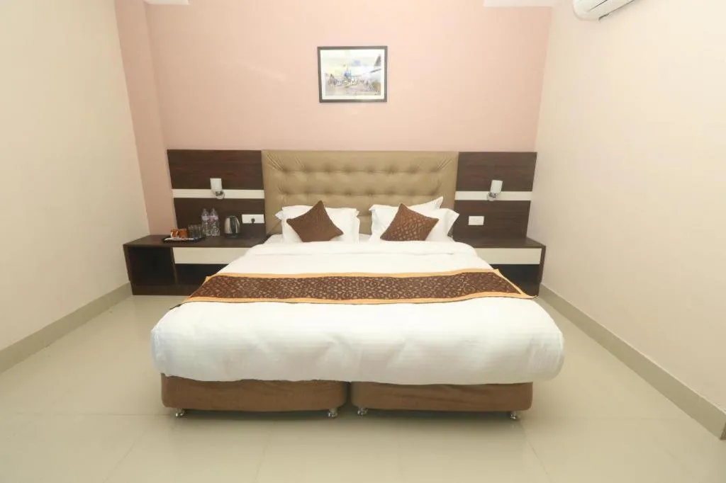 Bed in Hotel Gajur Palace