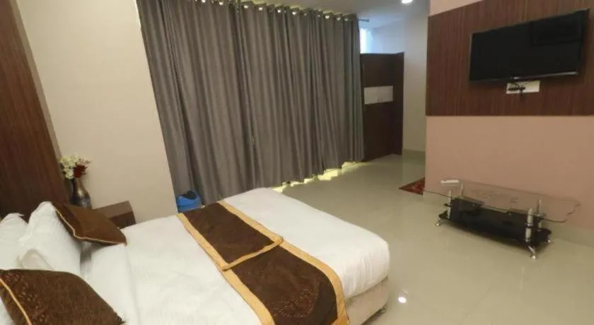 Bed in Hotel Gajur Palace