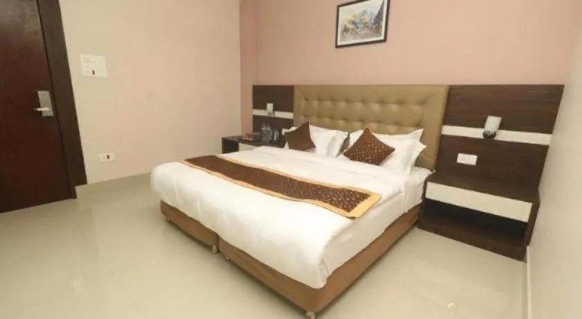 Bed in Hotel Gajur Palace