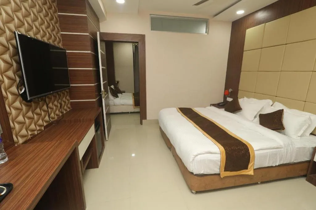 Bed in Hotel Gajur Palace