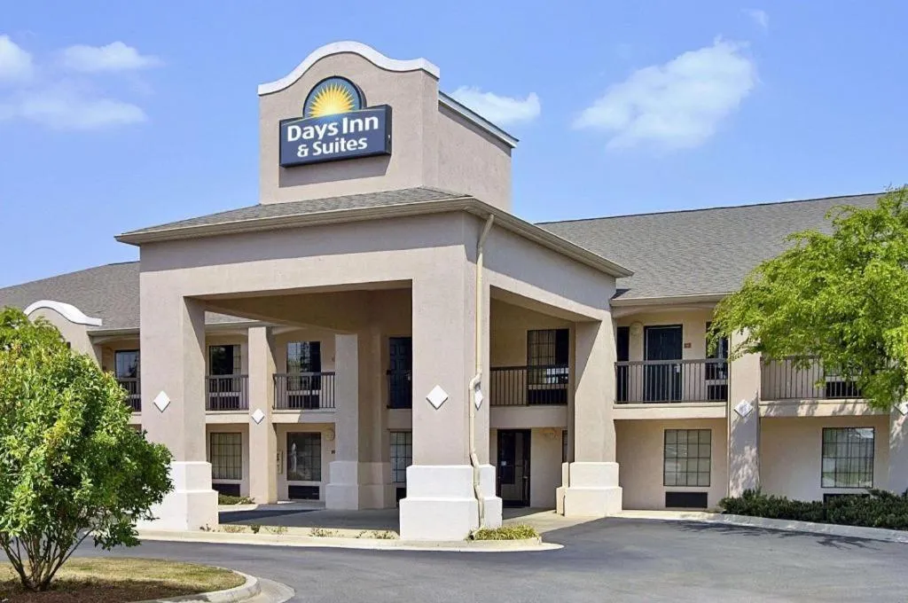 Days Inn & Suites by Wyndham Fort Valley
