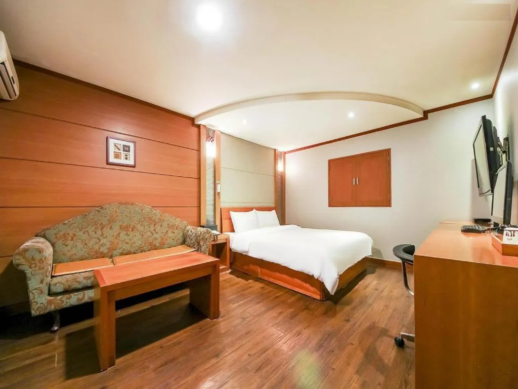 Bed in Hotel J Suwon