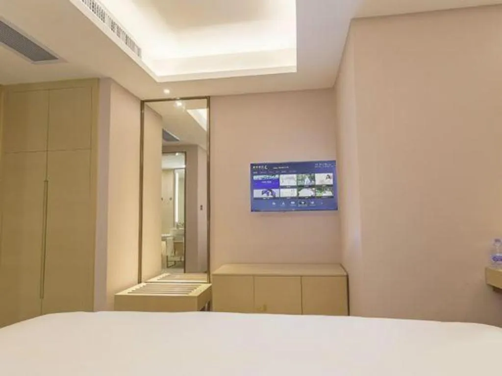 Bed in Lavande Hotels Guangzhou Zhihui City