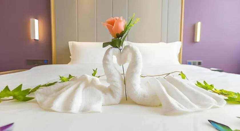 Bed in Lavande Hotels Guangzhou Zhihui City