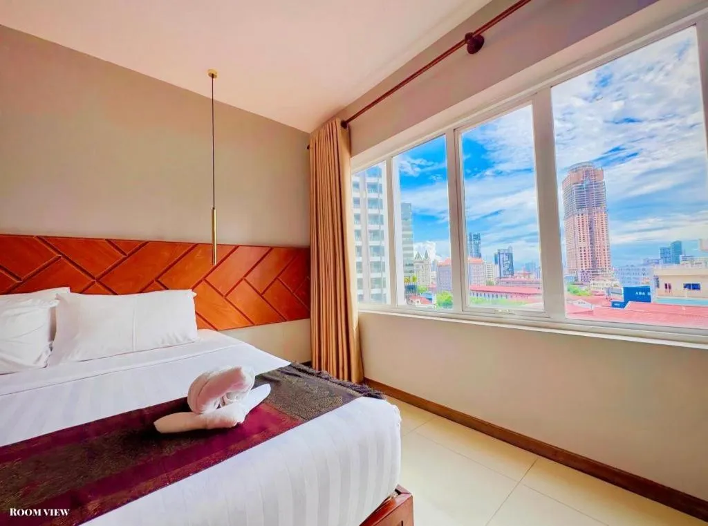 Bed in Midland Hotel