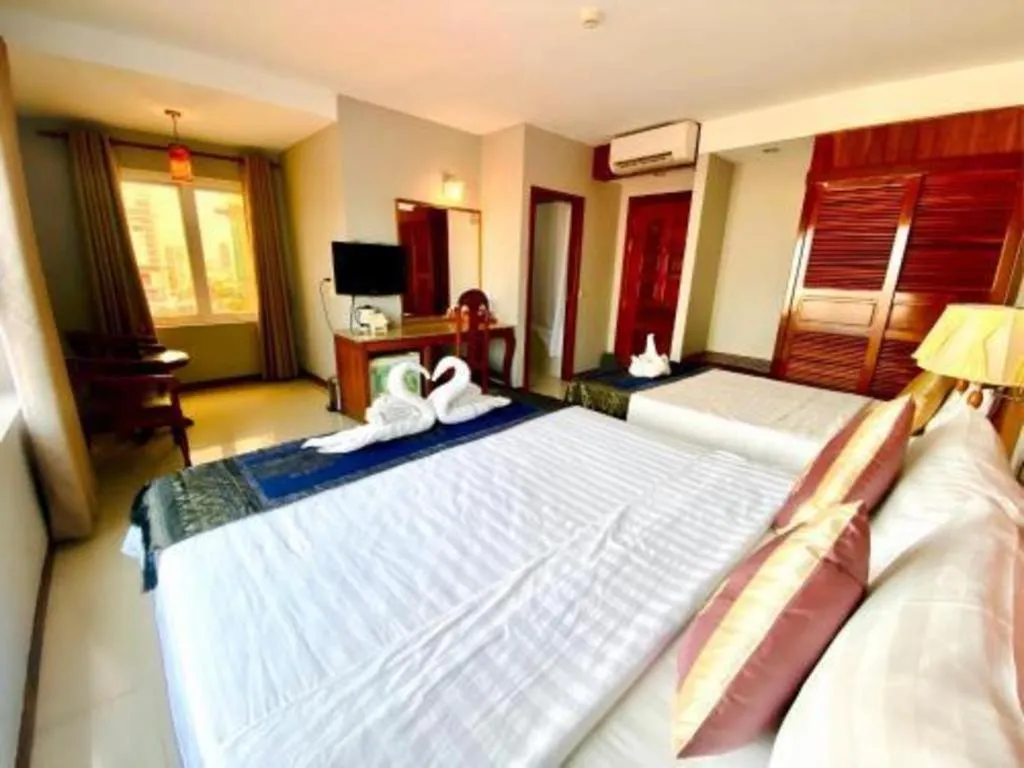 Bed in Midland Hotel