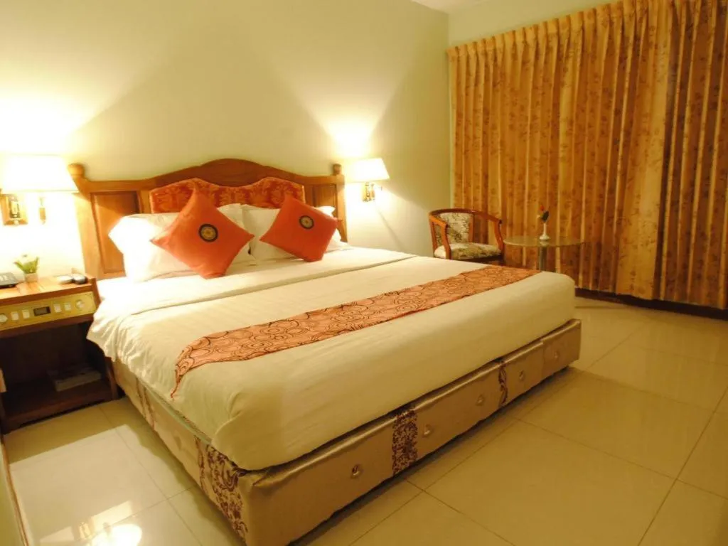 Bed in Midland Hotel