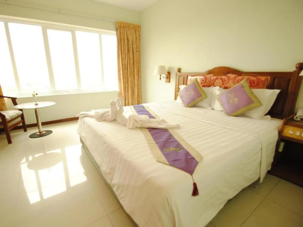 Bed in Midland Hotel