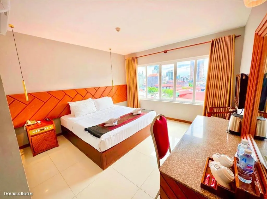 Bed in Midland Hotel