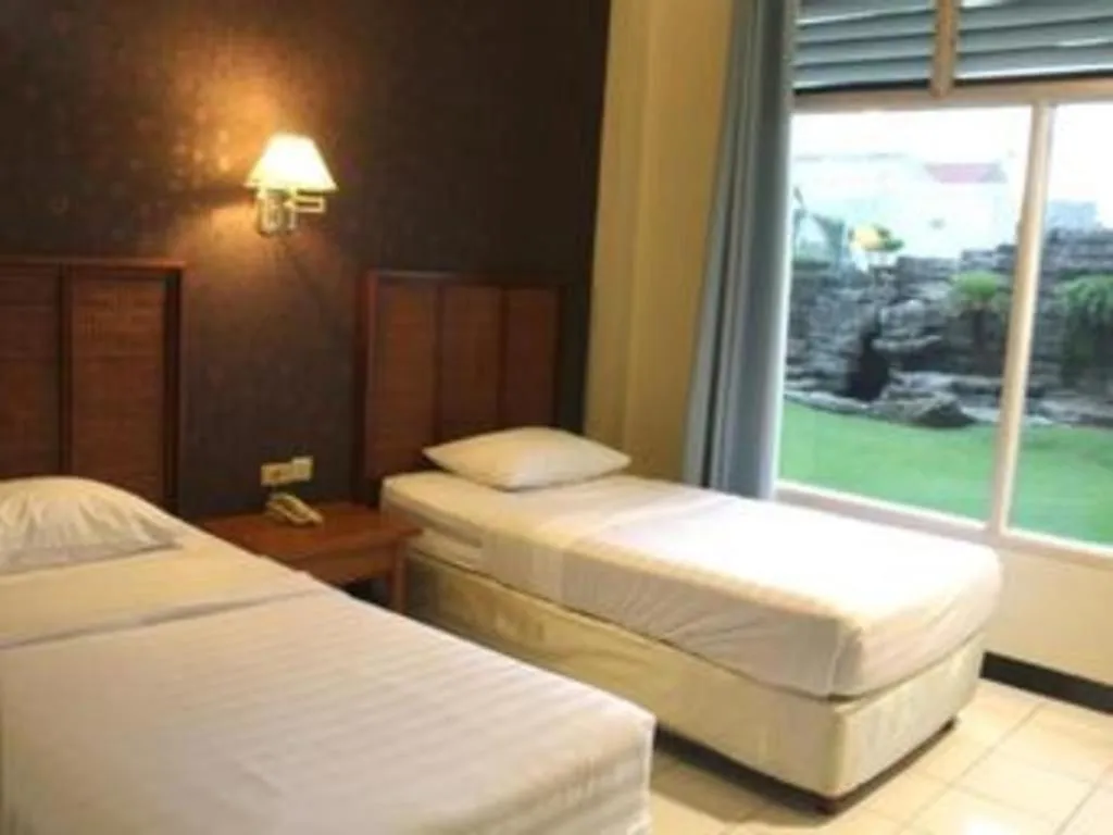 Bed in Hotel Intan Cirebon
