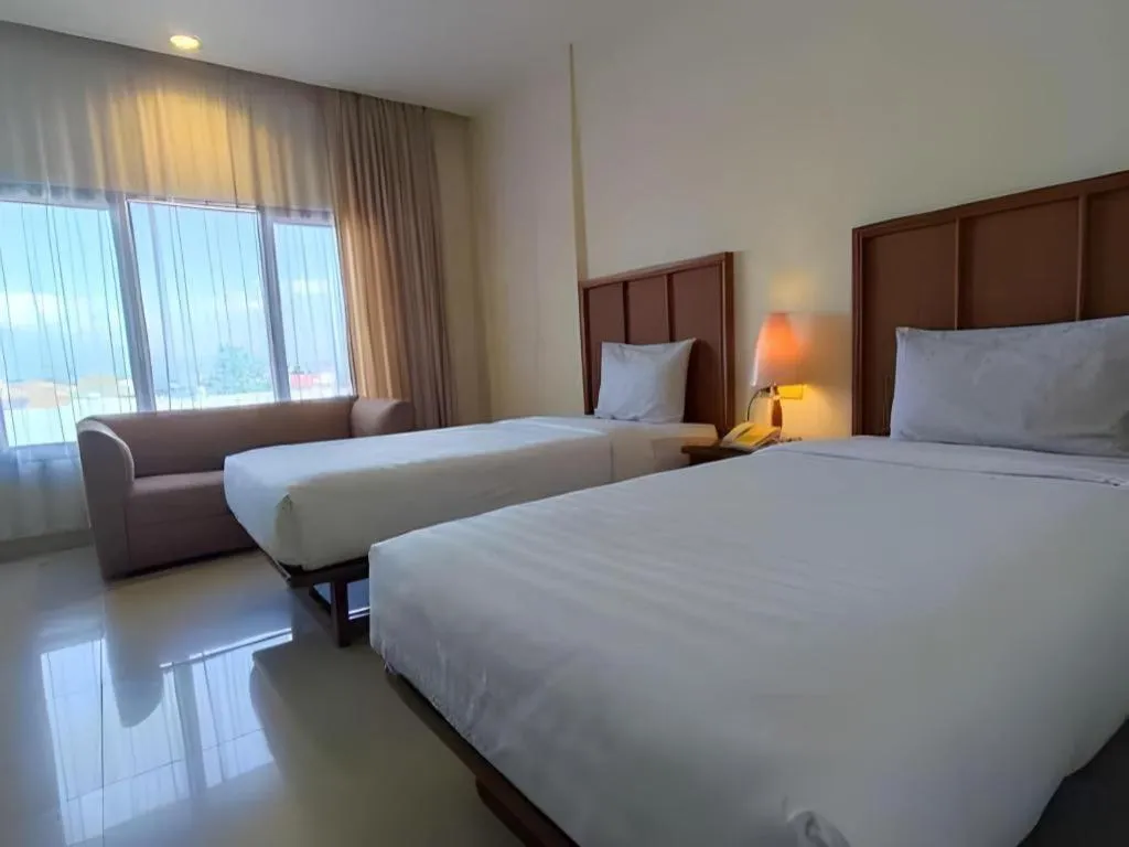 Bed in Hotel Intan Cirebon