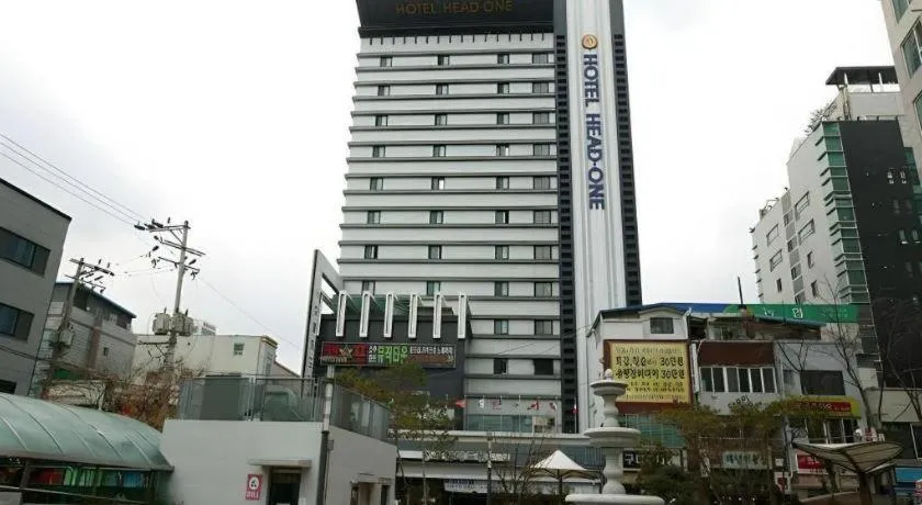 Hotel Head-One