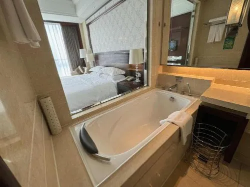 Maison New Century Hotel Cixi