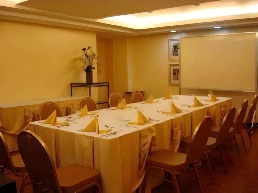 Planta Centro Bacolod Hotel & Residences