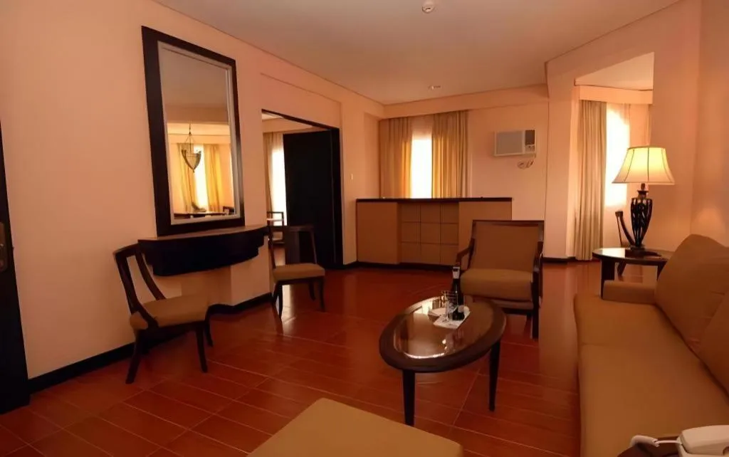 Planta Centro Bacolod Hotel & Residences