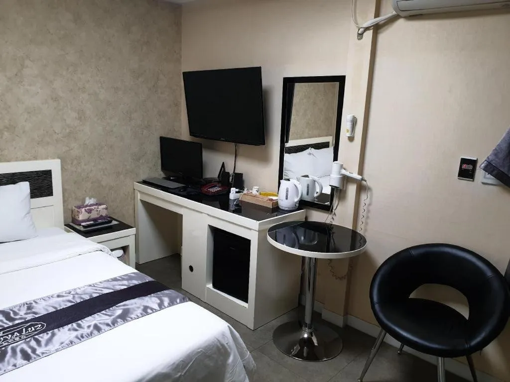 Bed in Novalus Tourist Hotel