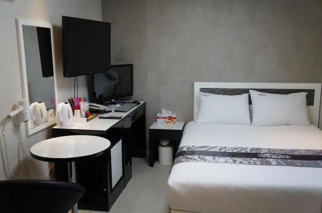 Bed in Novalus Tourist Hotel