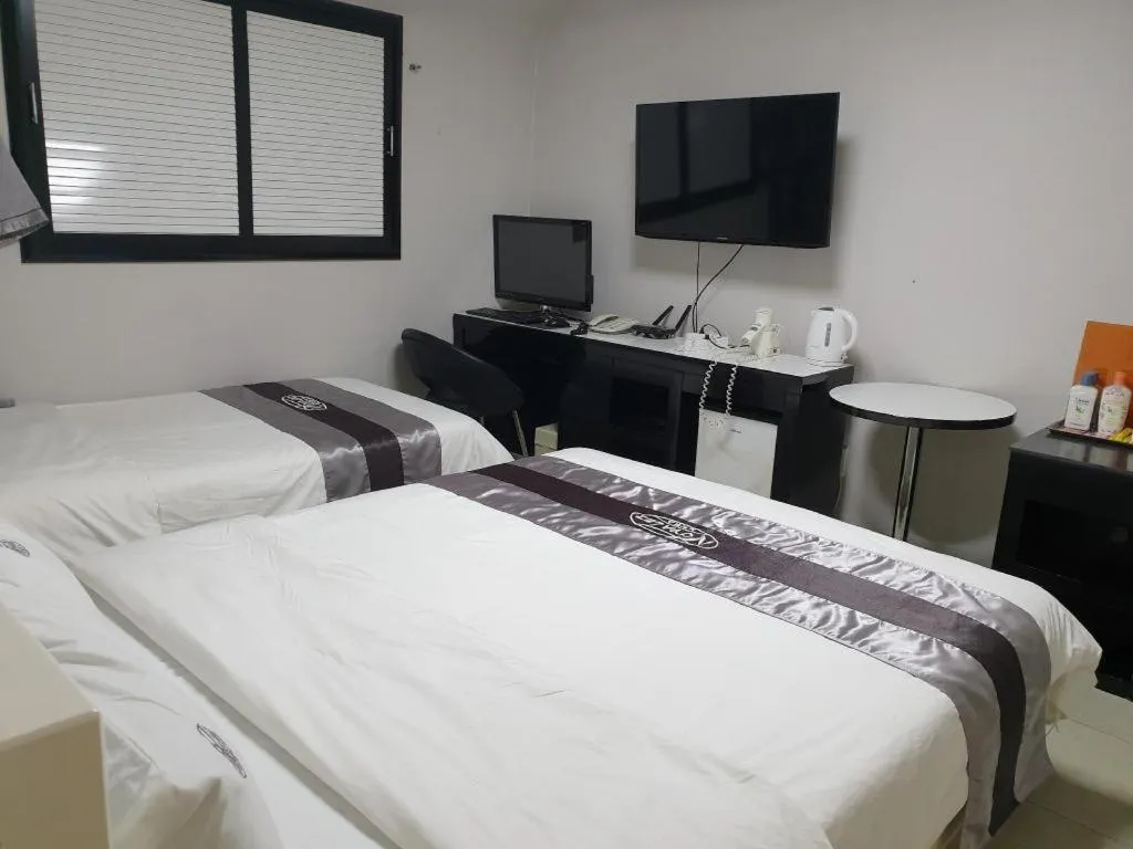 Bed in Novalus Tourist Hotel