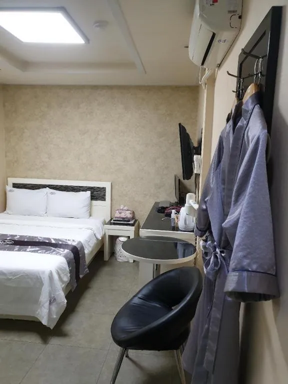 Bed in Novalus Tourist Hotel