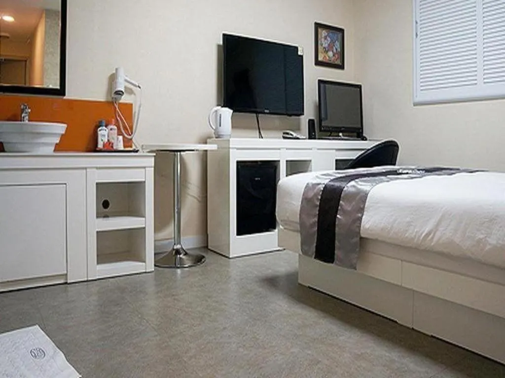 Bed in Novalus Tourist Hotel