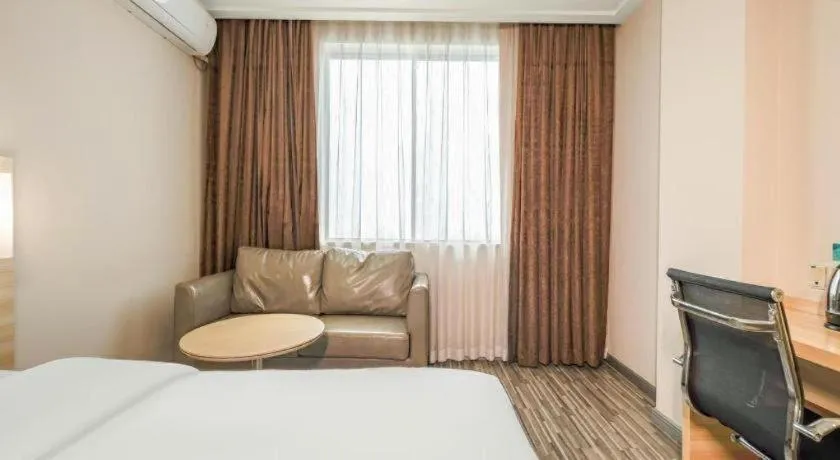 Bed in City Comfort Inn Nanning Zoo Keyuan Avenue